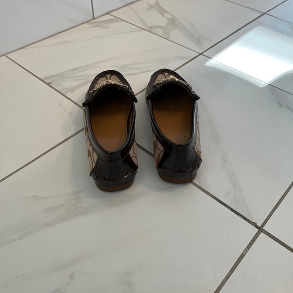 Coach - Picture 3 of 4